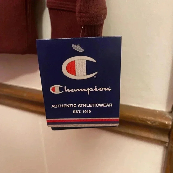 NWT Champion sweatshirt Medium - Picture 2 of 3